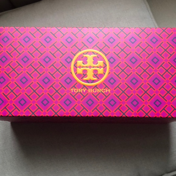 Tory Burch - Picture 5 of 5